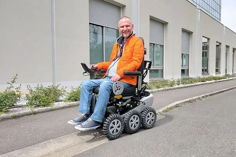 Magix II, fauteuil roulant électrique 6 roues motrices tout-chemin à essayer – NEW LIVE